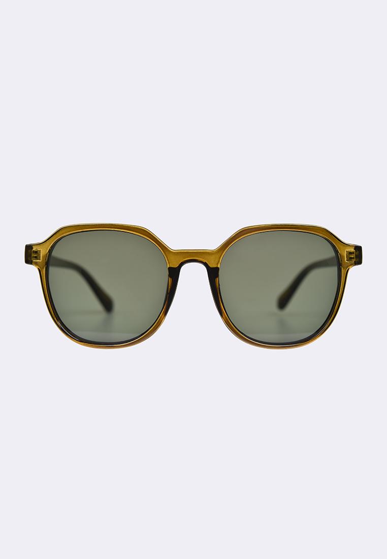 Sunglasses With Plastic Frame