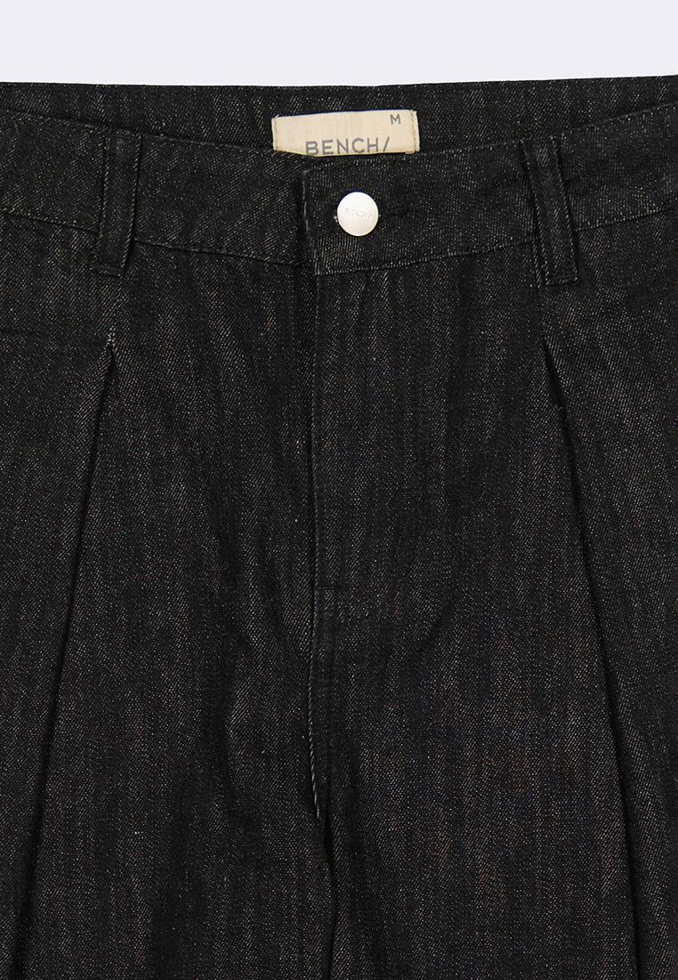 Women's Pleated Denim Jorts
