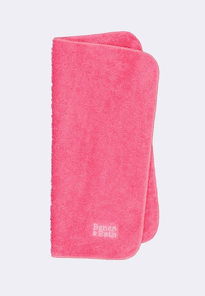 Bench face towel outlet