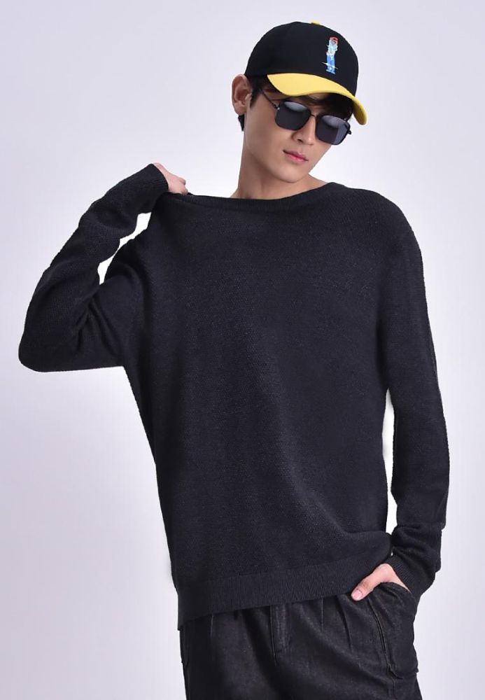 Pullover long sleeve top