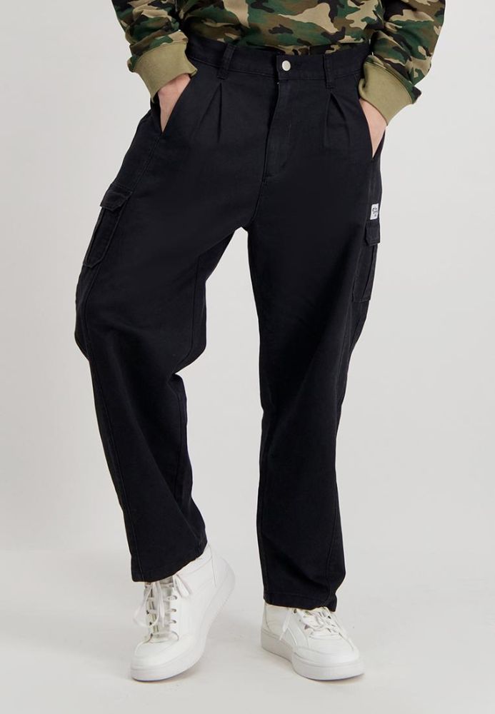 Men's cropped cargo pants top