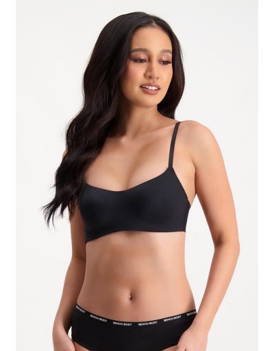 BENCH/ on X: Get unbeatable comfort with a #BENCHBody bra that can lift,  support, and make you feel good all day and night! 👙 Triangle Bralette -  GER0368 - ₱399.75 Buy Official